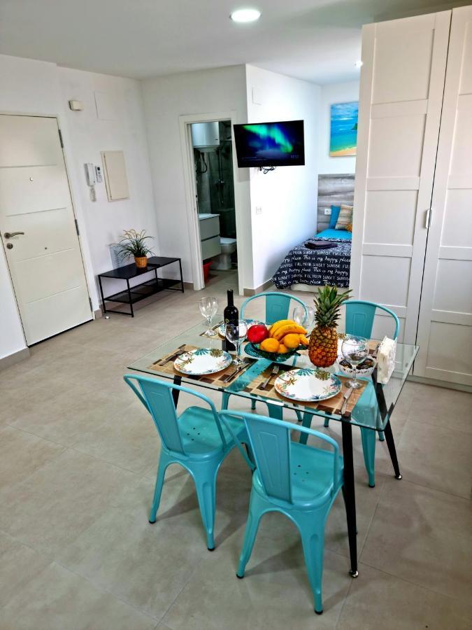 Apartamentos Elemar Free Luggage Storage Малага Экстерьер фото