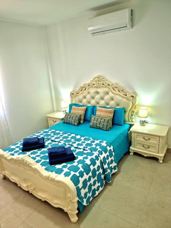 Apartamentos Elemar Free Luggage Storage Малага Экстерьер фото