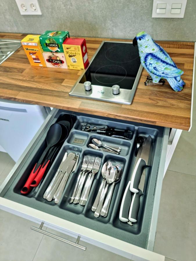 Apartamentos Elemar Free Luggage Storage Малага Экстерьер фото