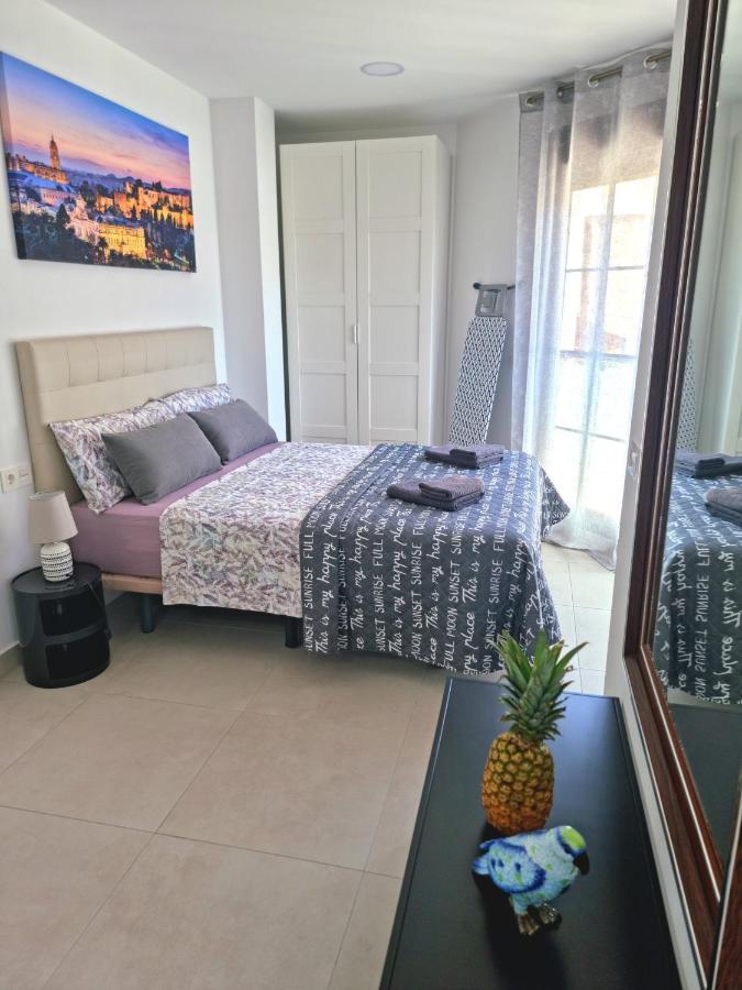 Apartamentos Elemar Free Luggage Storage Малага Экстерьер фото