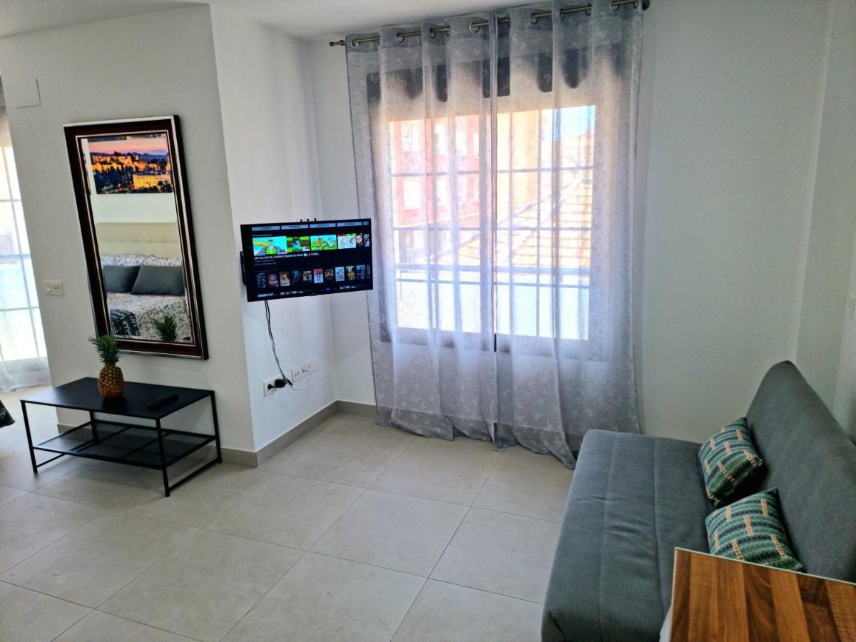 Apartamentos Elemar Free Luggage Storage Малага Экстерьер фото
