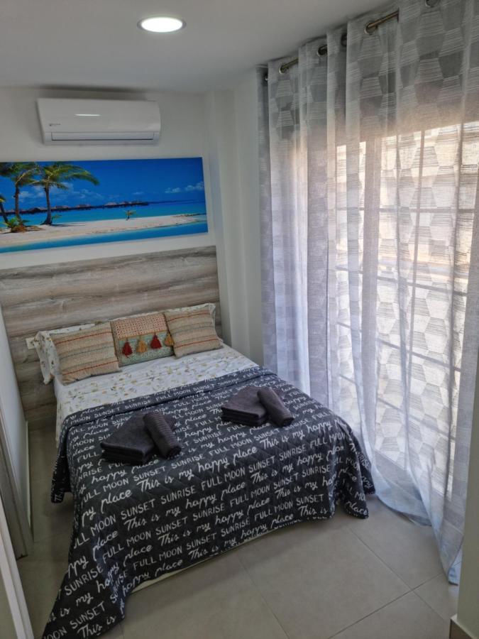 Apartamentos Elemar Free Luggage Storage Малага Экстерьер фото