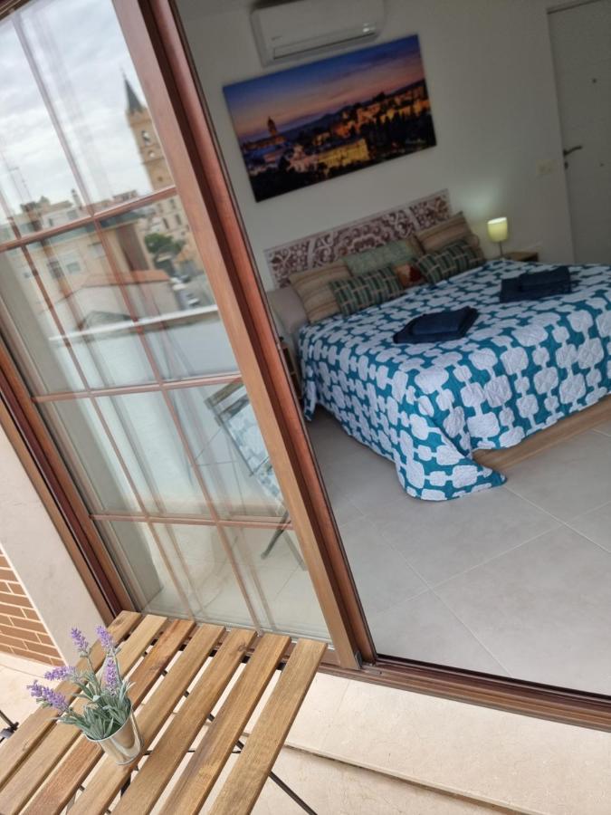 Apartamentos Elemar Free Luggage Storage Малага Экстерьер фото