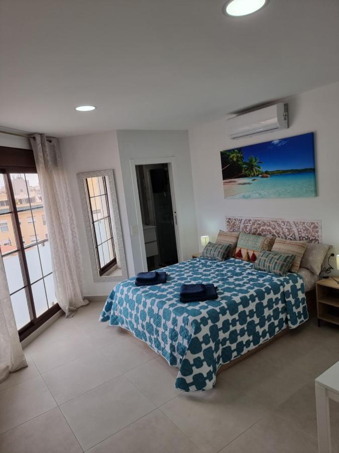 Apartamentos Elemar Free Luggage Storage Малага Экстерьер фото