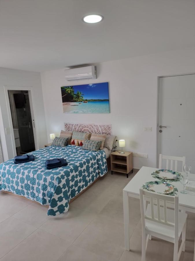 Apartamentos Elemar Free Luggage Storage Малага Экстерьер фото