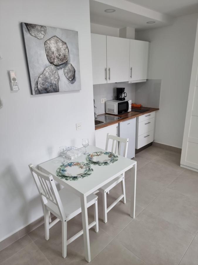 Apartamentos Elemar Free Luggage Storage Малага Экстерьер фото