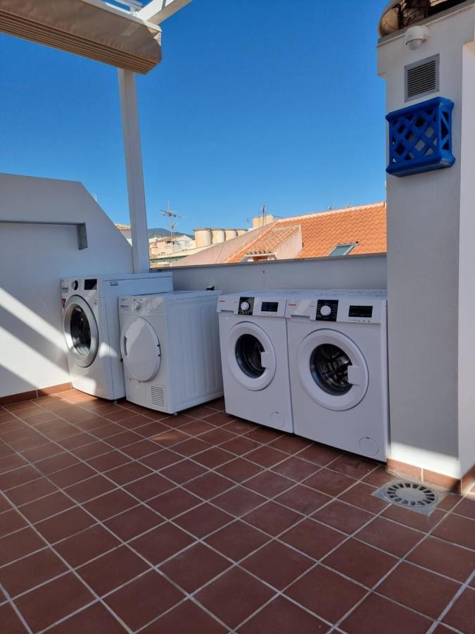 Apartamentos Elemar Free Luggage Storage Малага Экстерьер фото