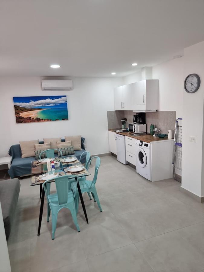 Apartamentos Elemar Free Luggage Storage Малага Экстерьер фото
