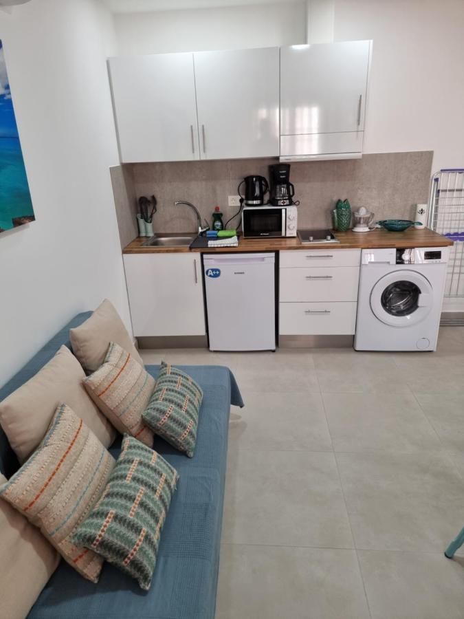 Apartamentos Elemar Free Luggage Storage Малага Экстерьер фото