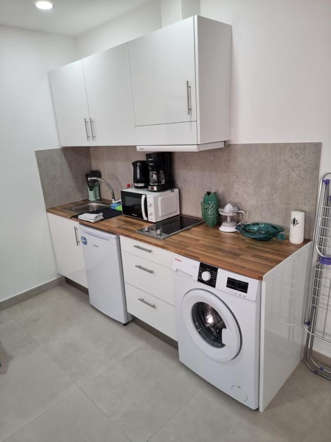 Apartamentos Elemar Free Luggage Storage Малага Экстерьер фото
